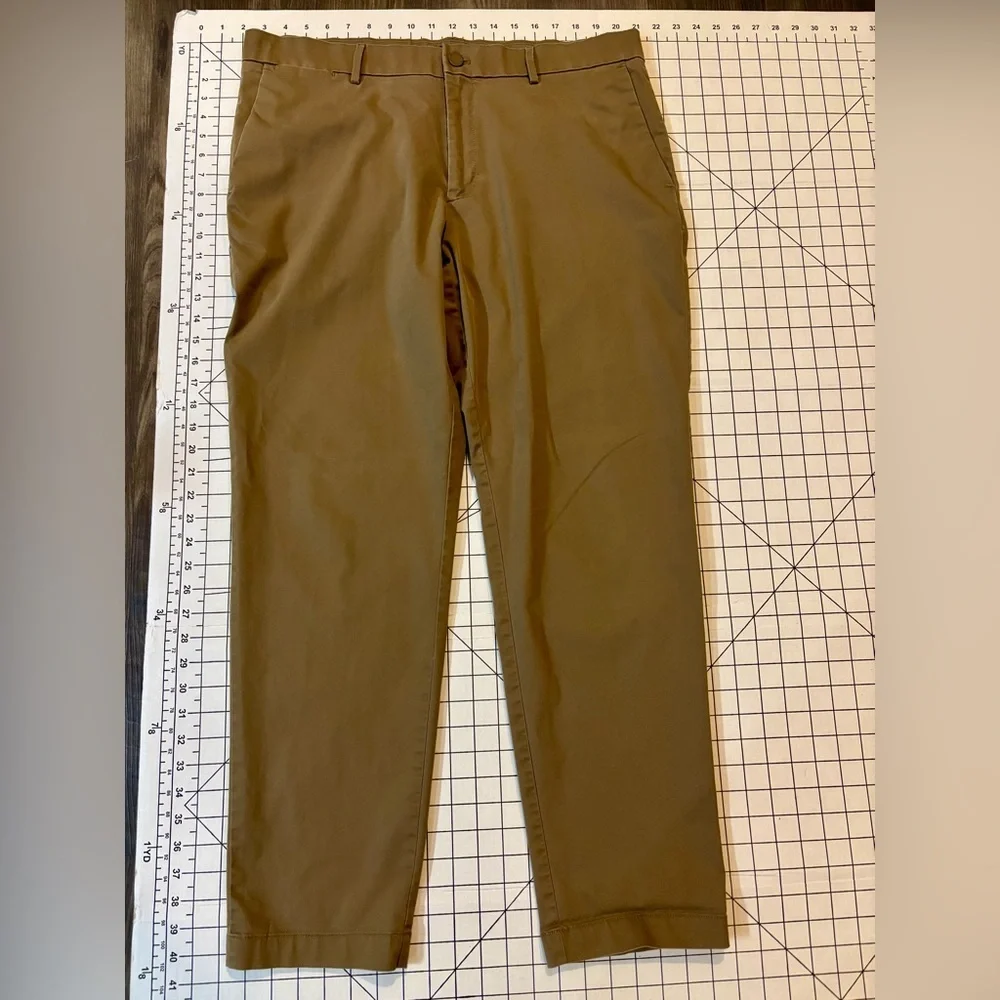 Banana Republic Men’s Size 36/32‎ Brown Slim Fit Chinos Classic Cotton Blend